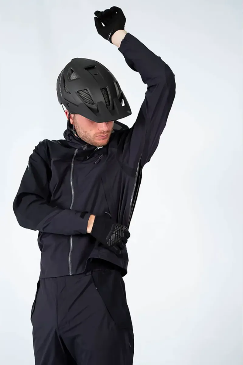 Endura MT500 Waterproof Jacket II in Black -4